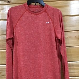 *🆕️*  Nike UPF 40+ Rashguard Tee